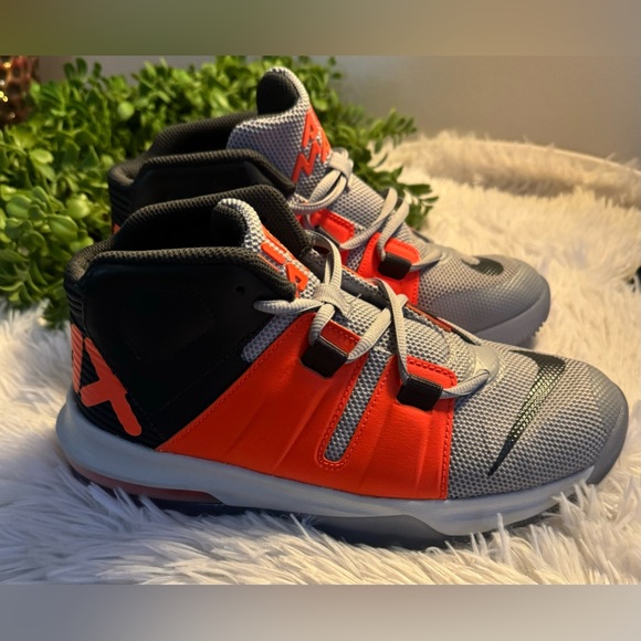 Nike - Picture 4 of 5